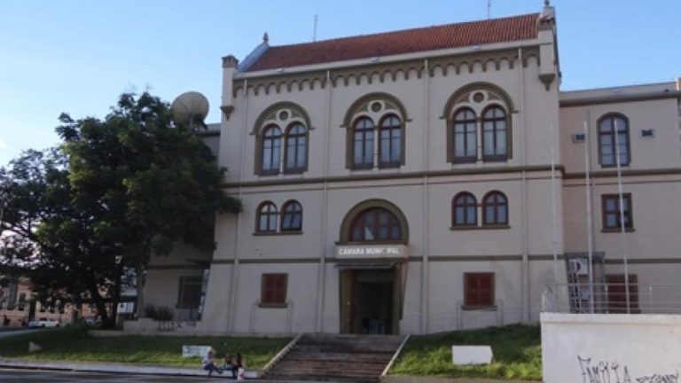 Câmara de São Carlos aprova lei
