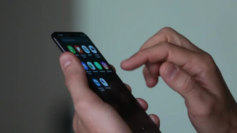 distração no trabalho pelo celular