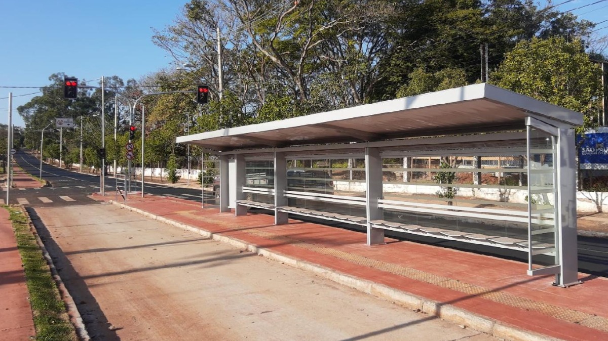 ônibus escolares faixas exclusivas
