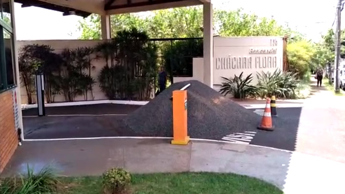 fechamento guarita Chácara Flora