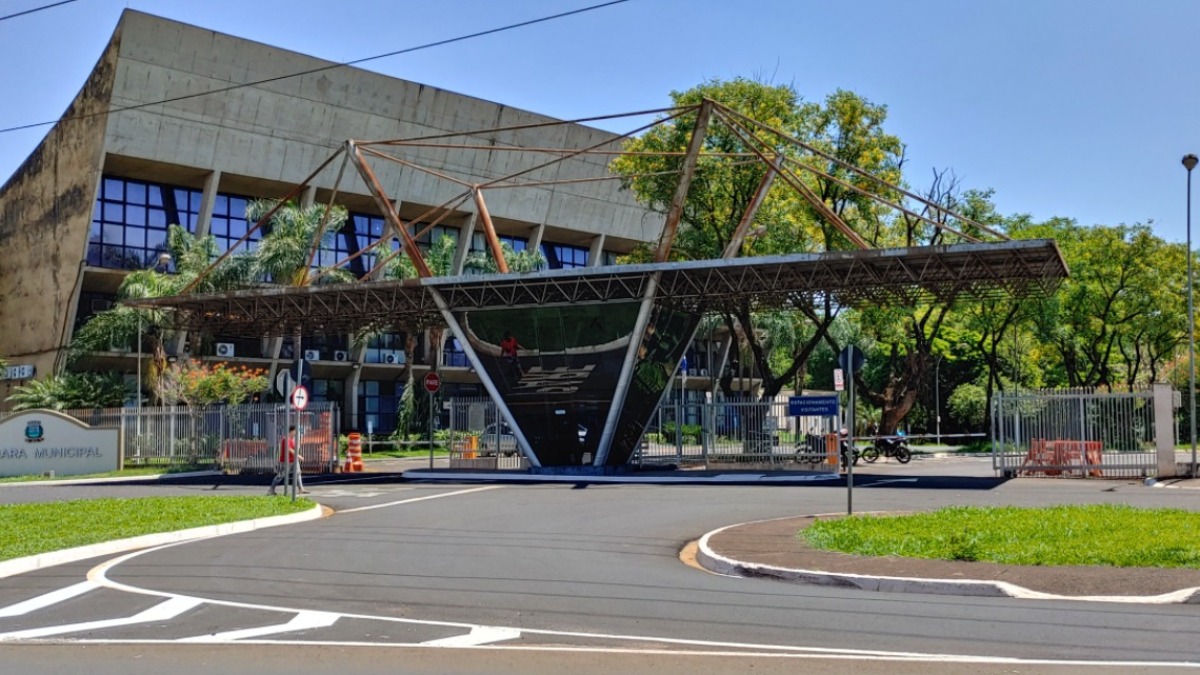 Oposição e base