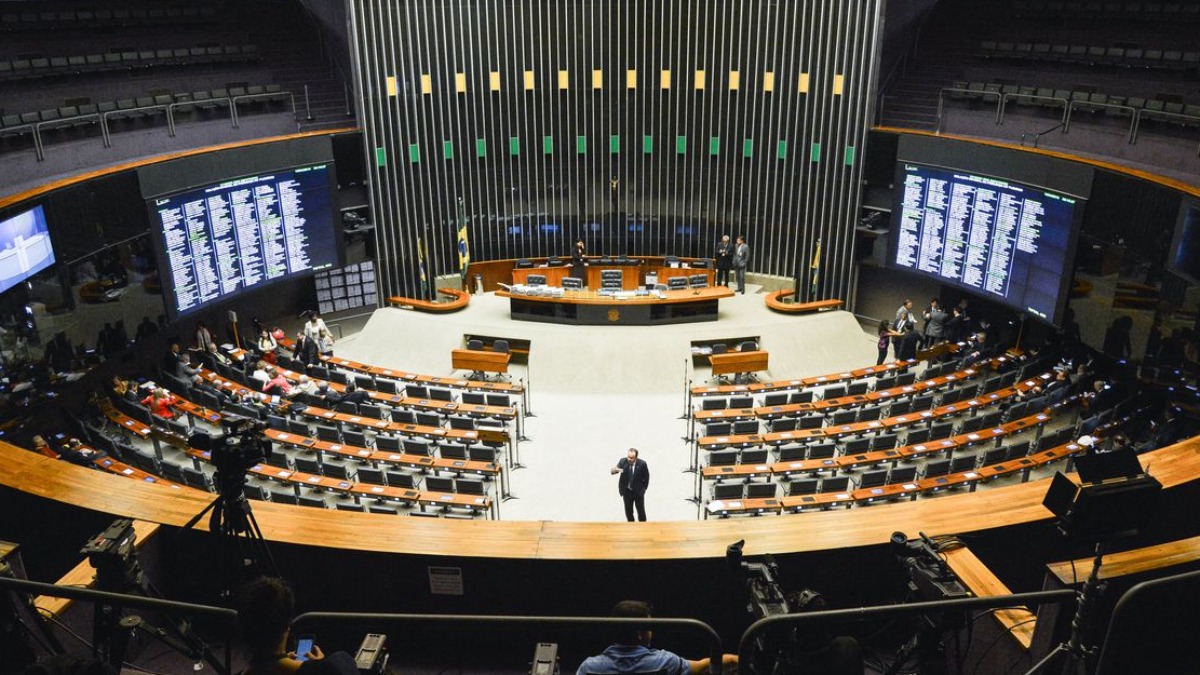 Polêmica sobre ‘sobras eleitorais’ pode fazer