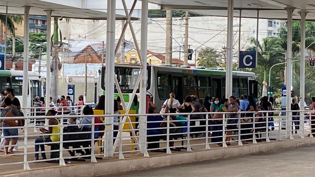 problemas terminal ônibus