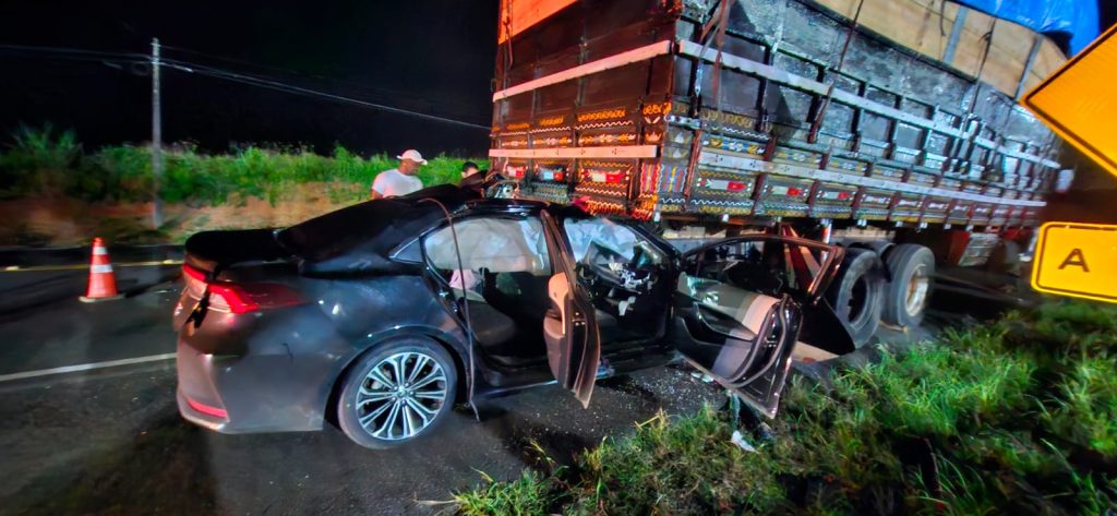 Prefeito e primeira-dama de Vista Alegre do Alto morrem em acidente entre carro e caminhão, em rodovia de Taquaritinga