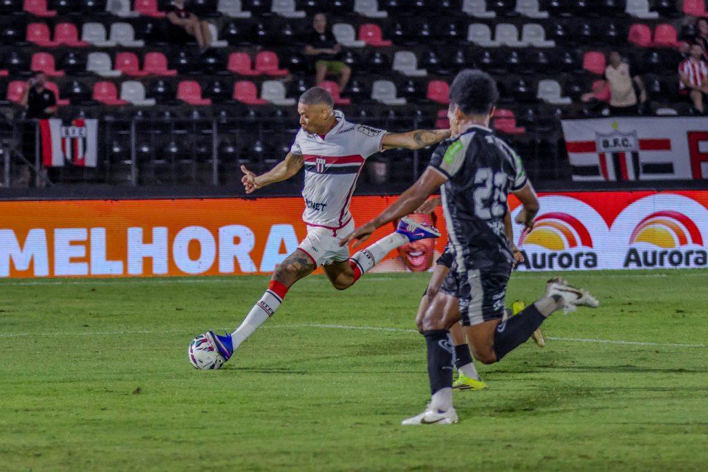 Botafogo-SP perde para o Athletic Club e chega a oito jogos sem vencer na Série B