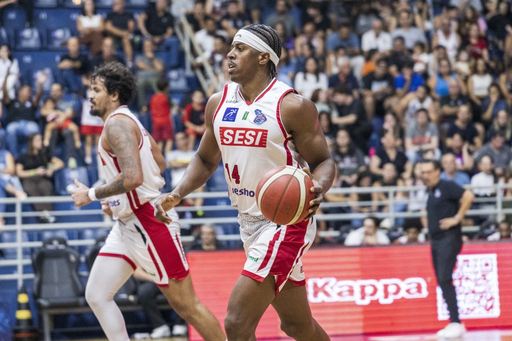 Brasília vence no último lance e empata série semifinal do NBB contra o Sesi Franca