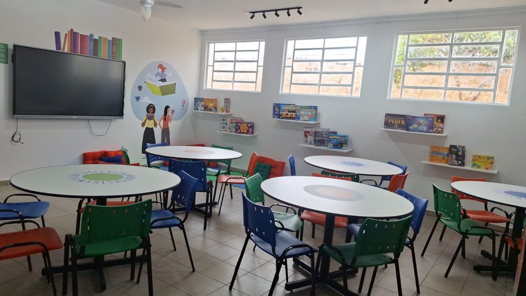 Escola municipal de Ribeirão Preto ganha nova sala de leitura com apoio da iniciativa privada